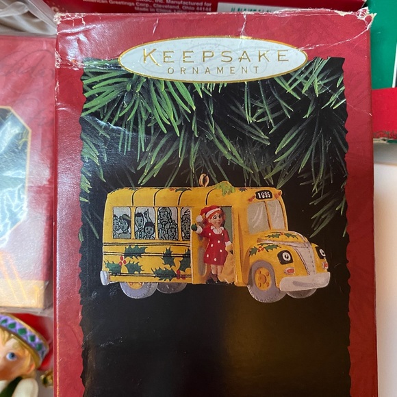 Hallmark ornaments and salt and pepper shakers - Picture 7 of 9